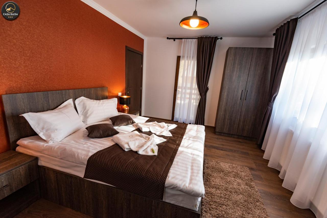 Casa Raisa Hotell Buşteni Exteriör bild
