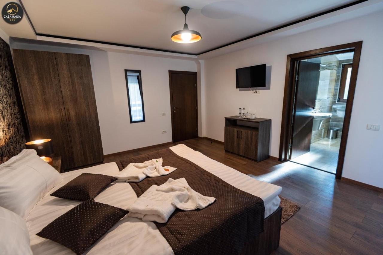 Casa Raisa Hotell Buşteni Exteriör bild