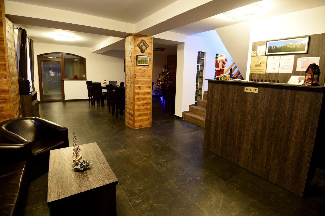 Casa Raisa Hotell Buşteni Exteriör bild